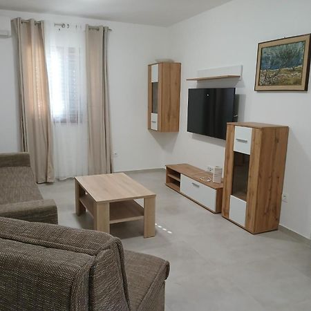 Apartments Njivice Bajcic 외부 사진