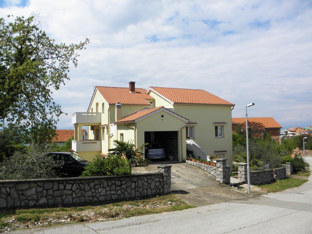 Apartments Njivice Bajcic 외부 사진