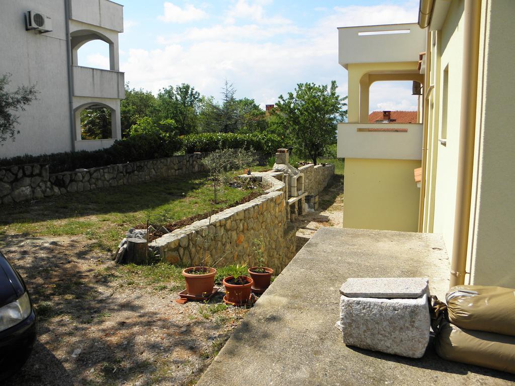 Apartments Njivice Bajcic 외부 사진