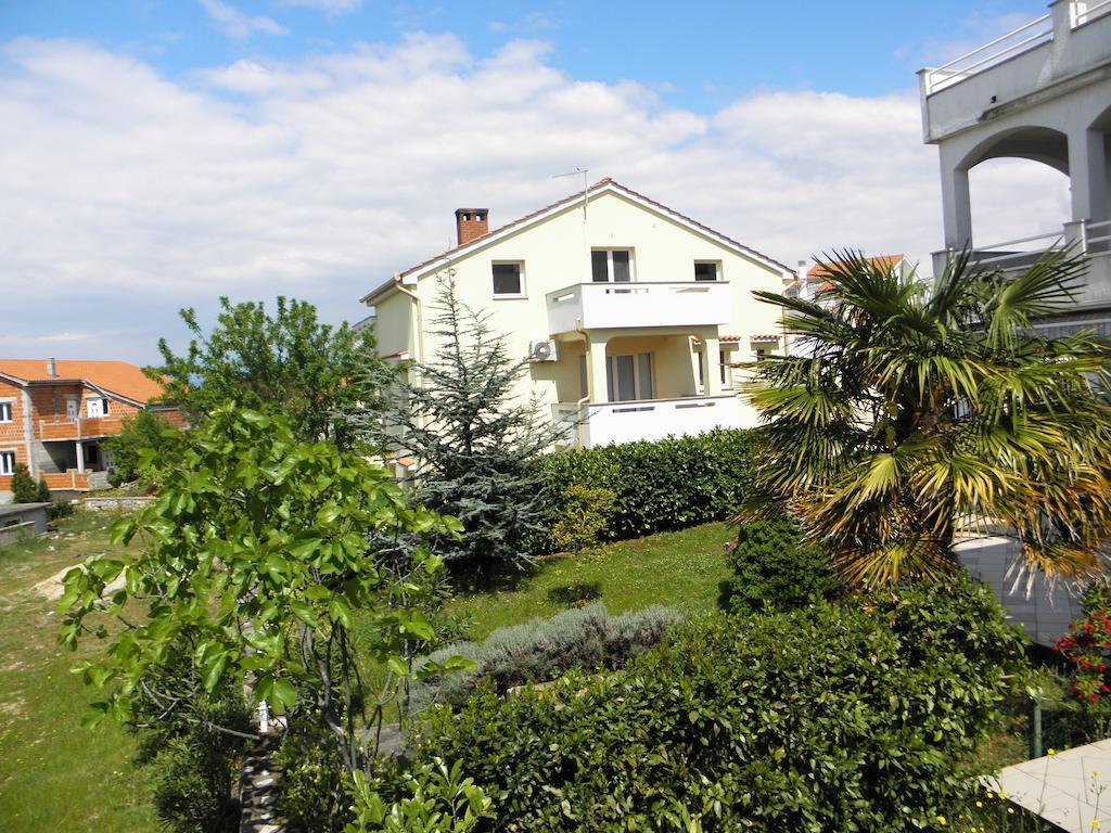 Apartments Njivice Bajcic 외부 사진