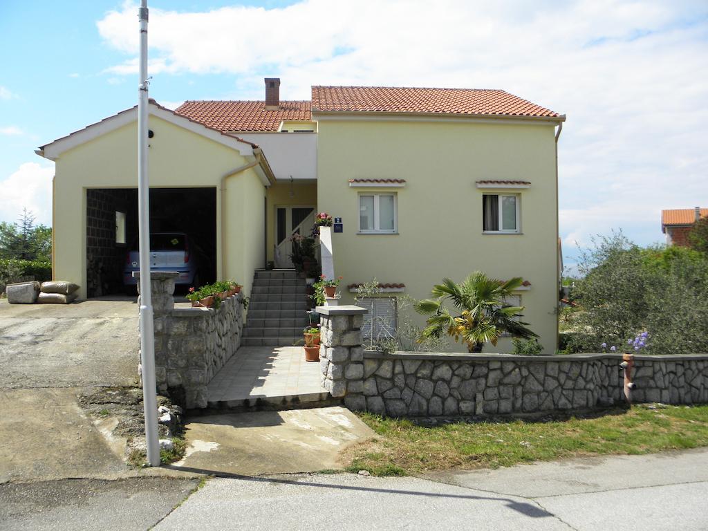 Apartments Njivice Bajcic 외부 사진