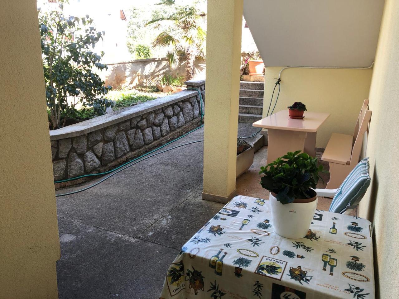 Apartments Njivice Bajcic 외부 사진